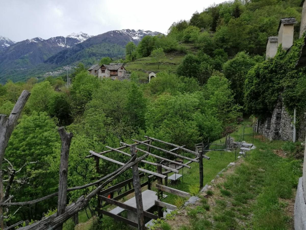 Casa Vacanze La Carbunera Villa Домодосола Екстериор снимка