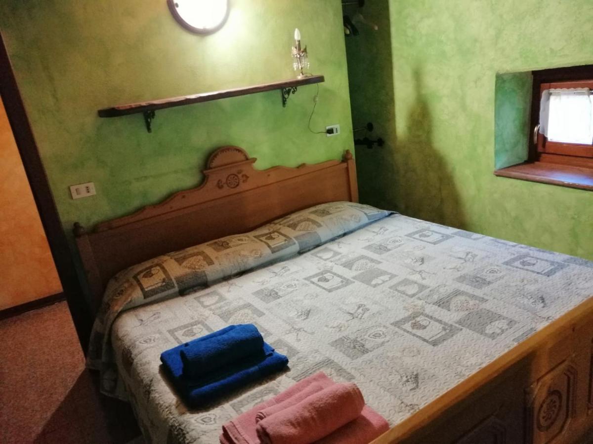 Casa Vacanze La Carbunera Villa Домодосола Екстериор снимка