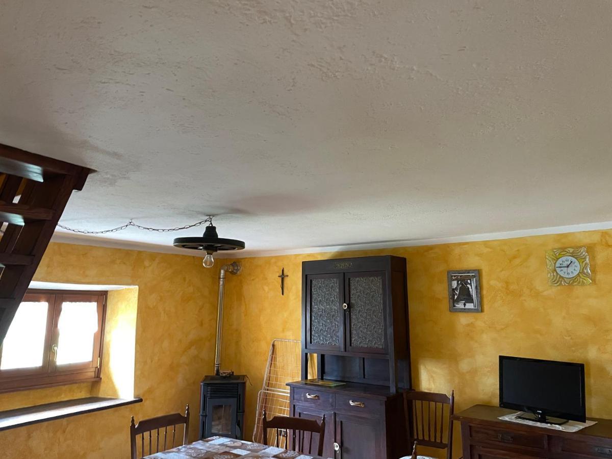 Casa Vacanze La Carbunera Villa Домодосола Екстериор снимка